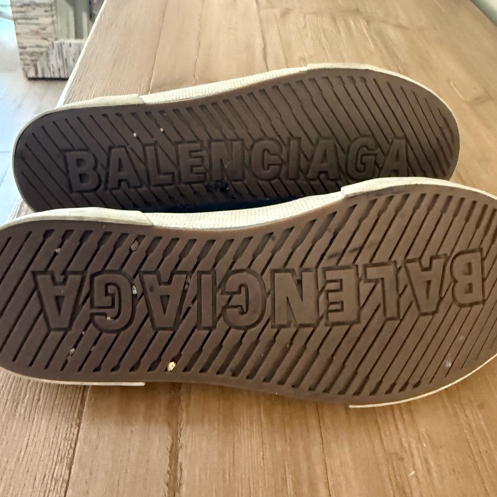 Balenciaga Black High-Top Sneakers - Picture 4 of 4